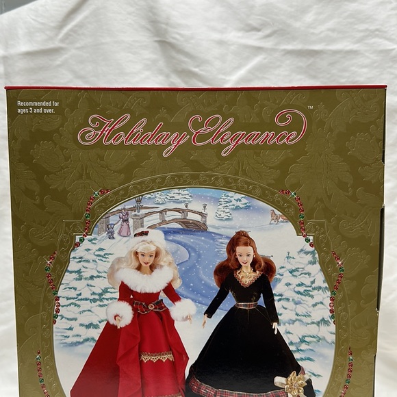 Holiday Elegance Barbie - Picture 5 of 9